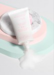 FOREO_LUNA MICRO-FOAM CLEANSER2_Lifestyle02_EN